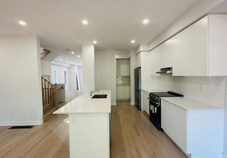 37-danielle-moore-circle-scarborough-ontario-e12477505