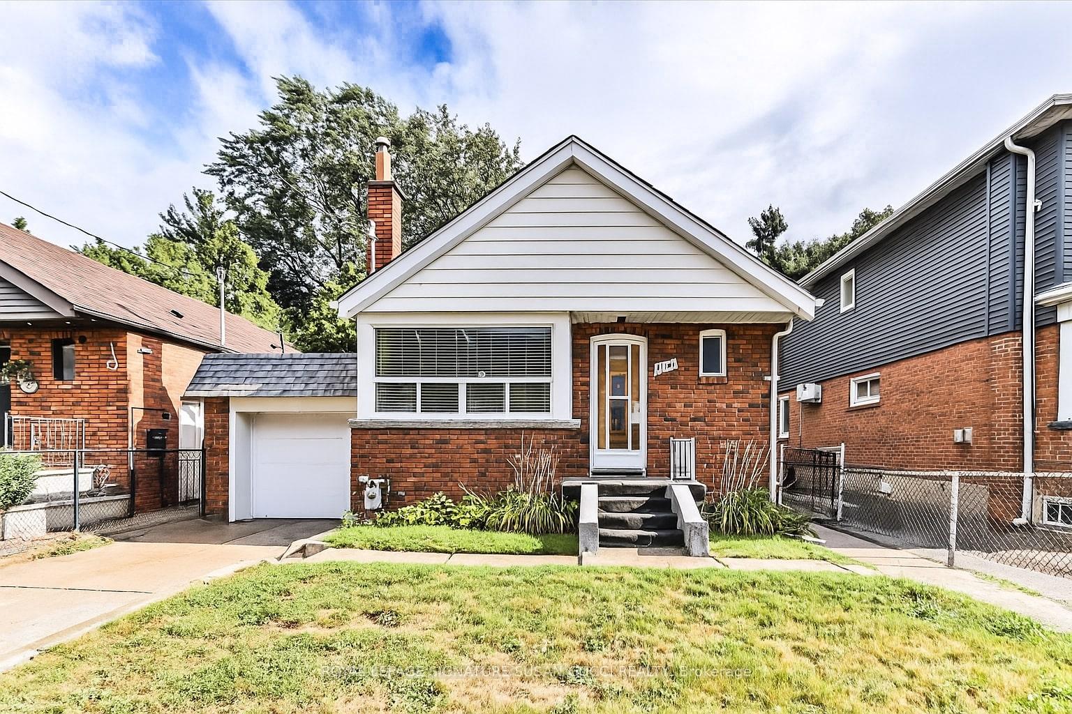 2747-st-clair-avenue-e-east-york-ontario-e12478207