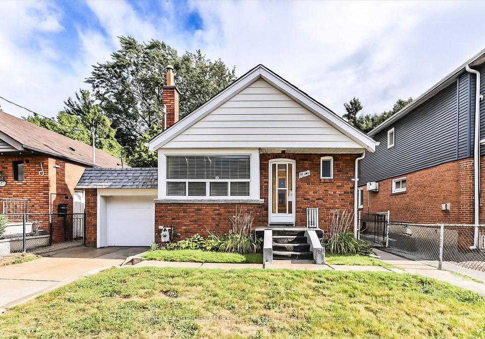 2747-st-clair-avenue-e-east-york-ontario-e12478207