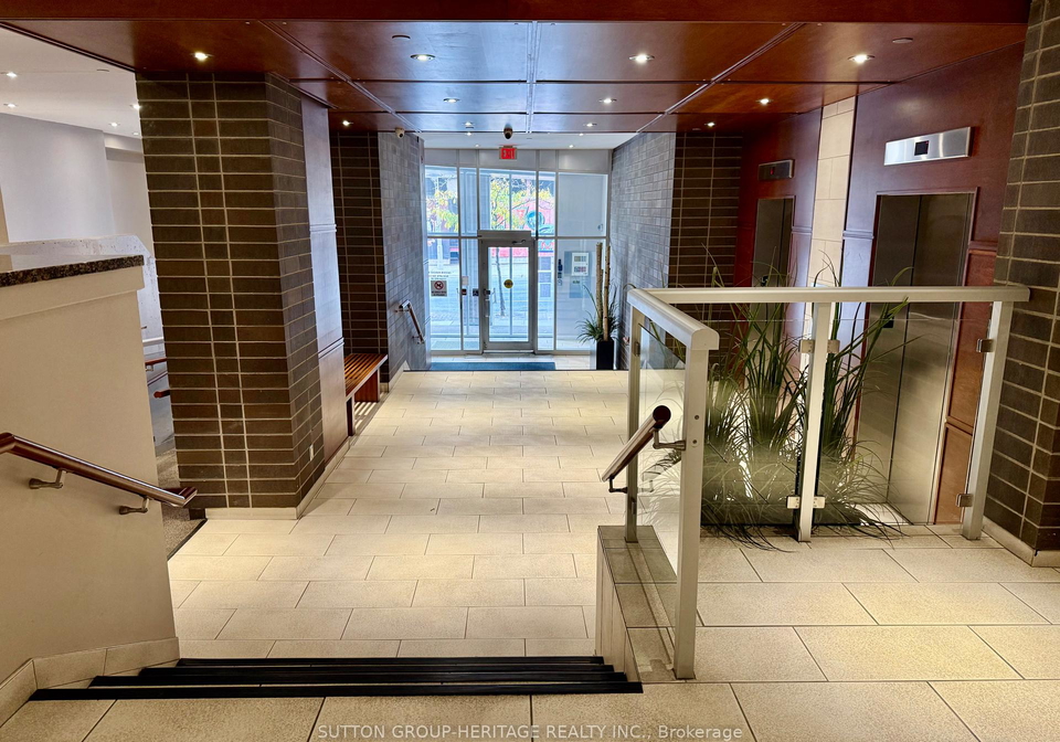 44-bond-street-w-oshawa-ontario-e12478859
