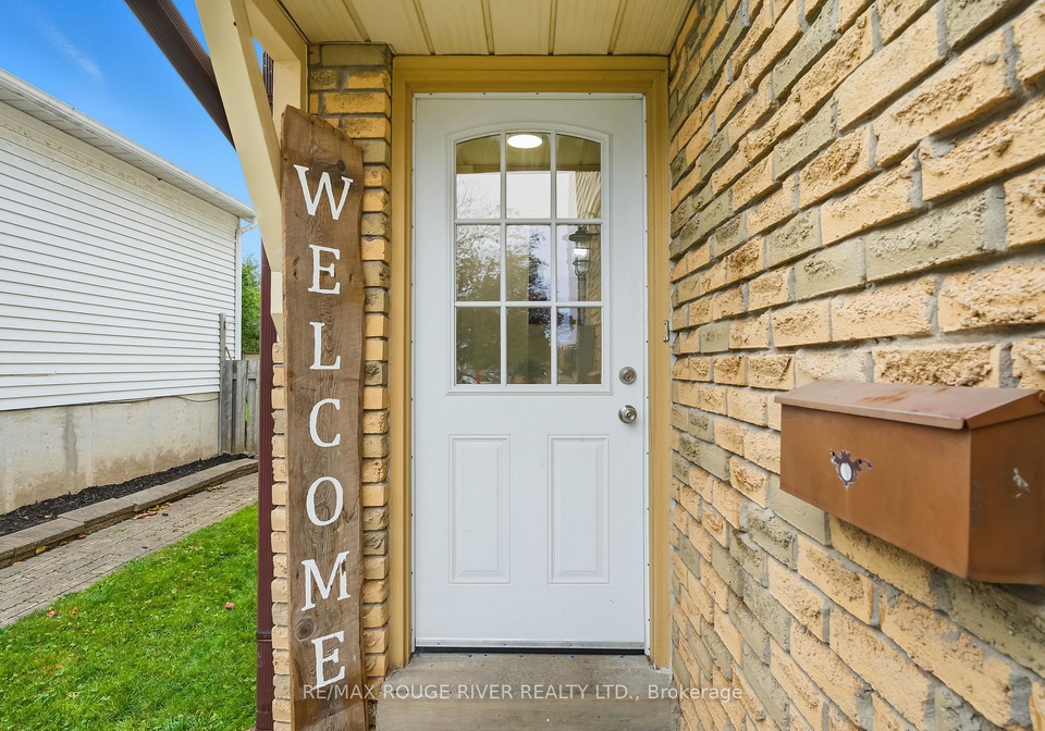 244-northminster-court-oshawa-ontario-e12478953