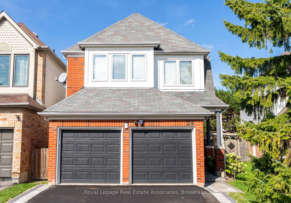 24-spinning-lane-whitby-ontario-e12479271