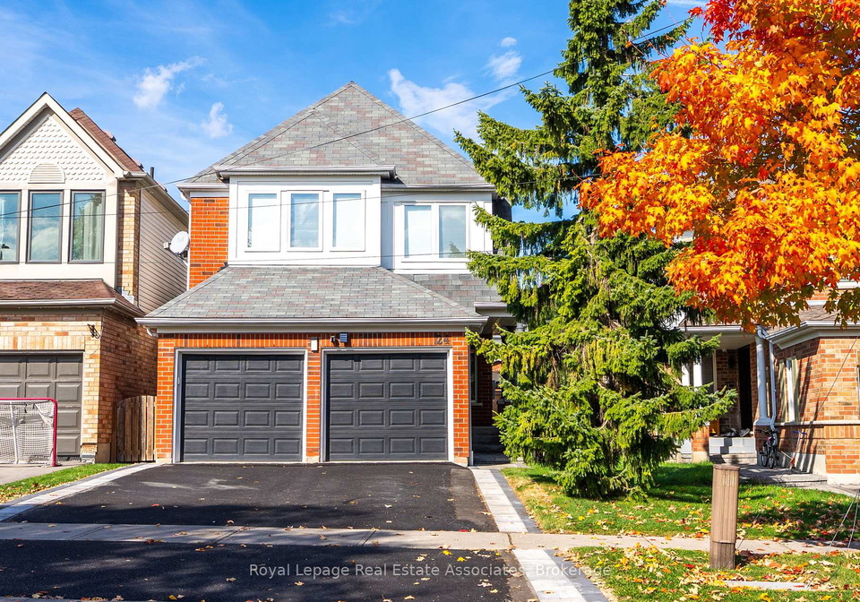 24-spinning-lane-whitby-ontario-e12479271