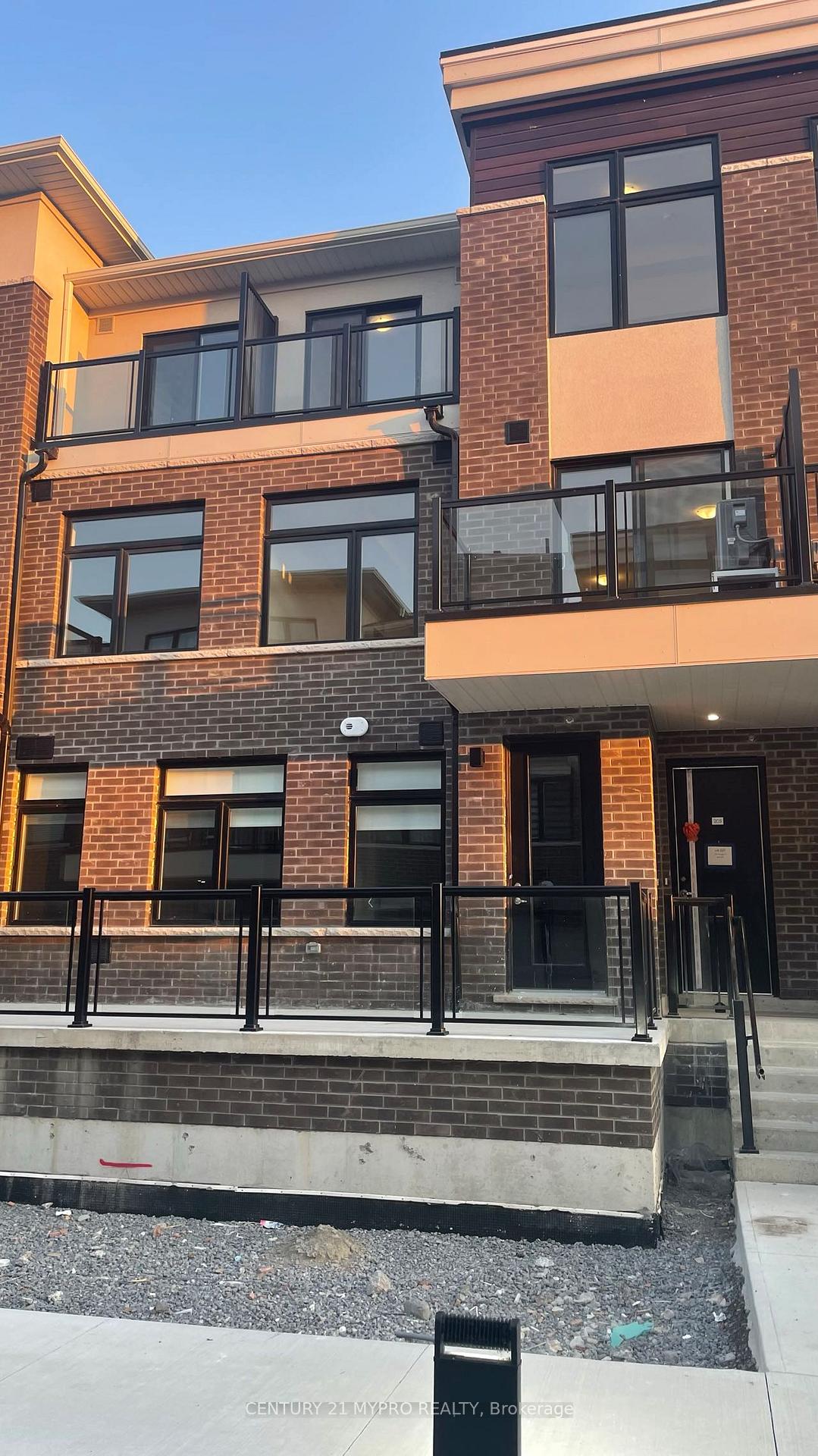 755-omega-drive-pickering-ontario-e12479648