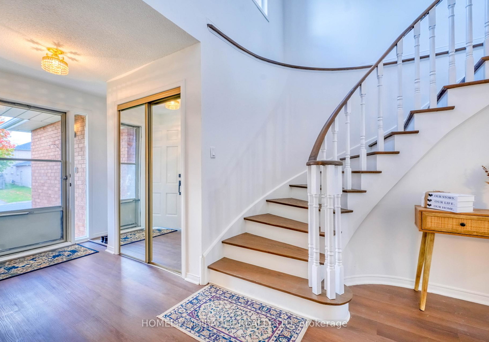 38-falstaff-crescent-whitby-ontario-e12480013