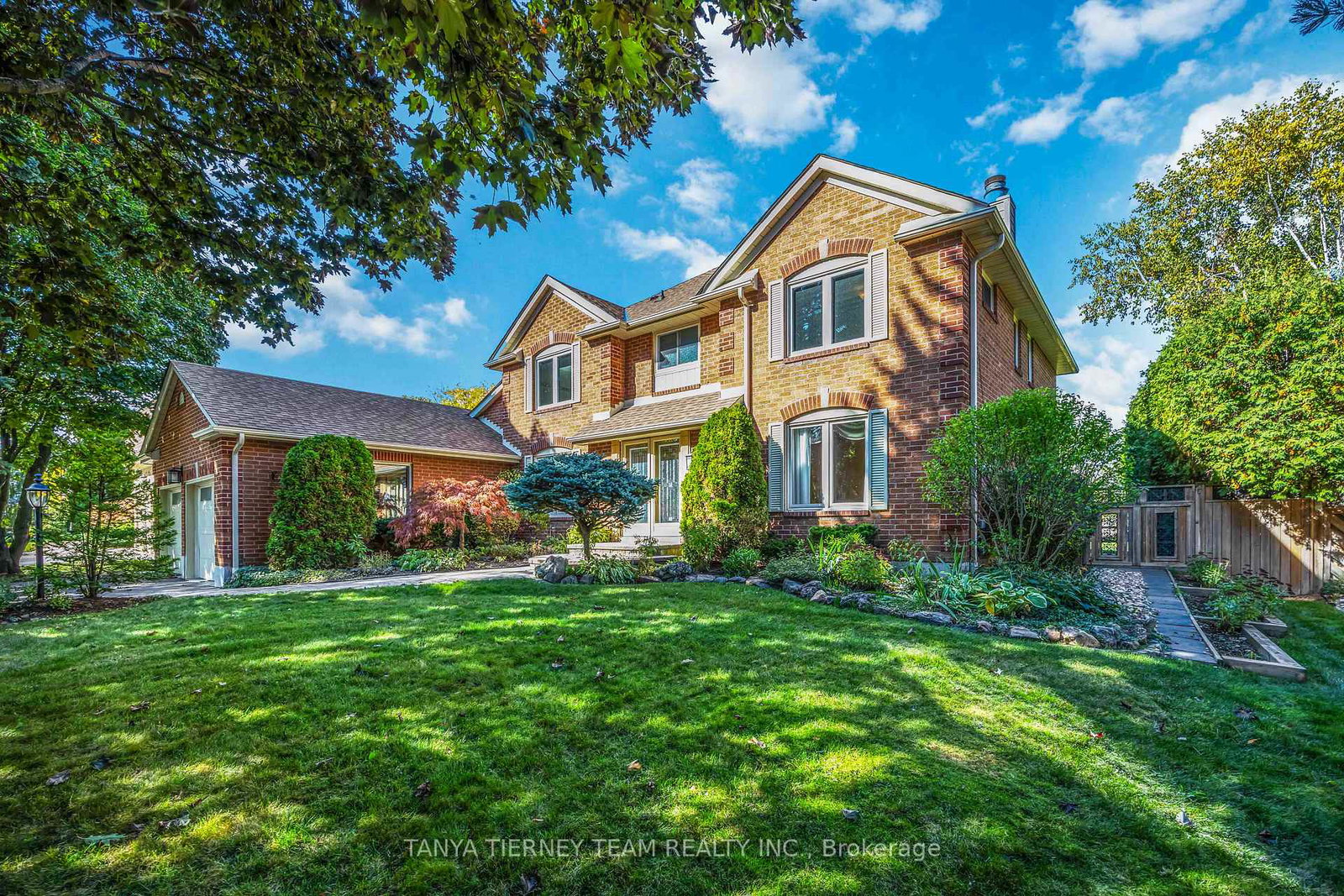 6-lyndhurst-crescent-whitby-ontario-e12480568