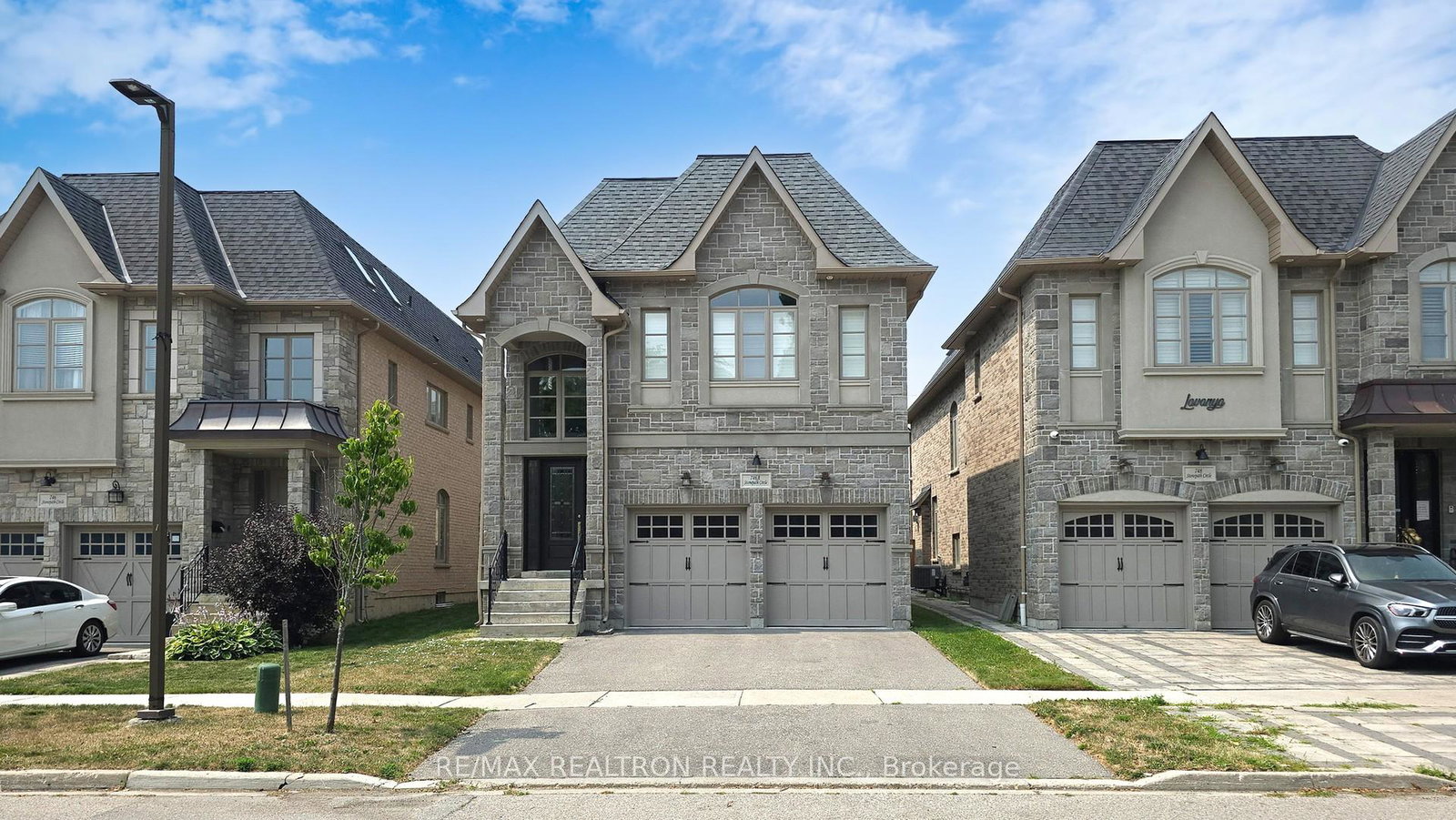 746a-stonepath-circle-pickering-ontario-e12481514