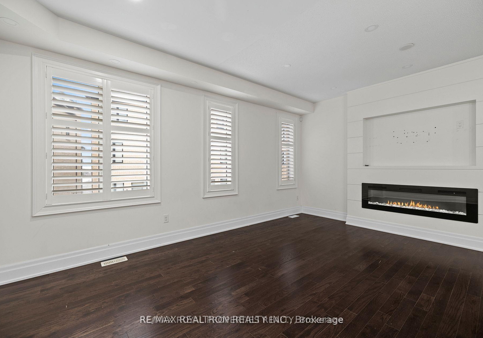 7-quarrie-lane-ajax-ontario-e12482881