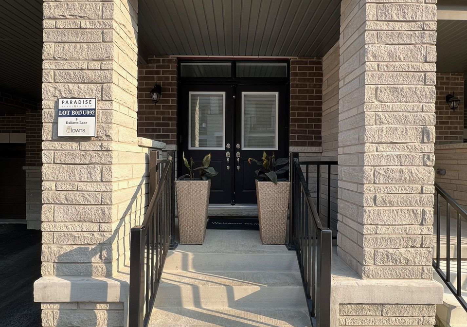 9-dallotto-lane-ajax-ontario-e12483011
