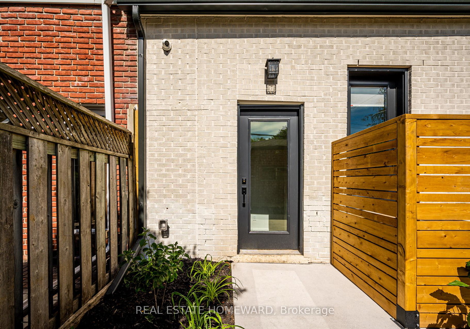 40-dewhurst-boulevard-east-york-ontario-e12485639