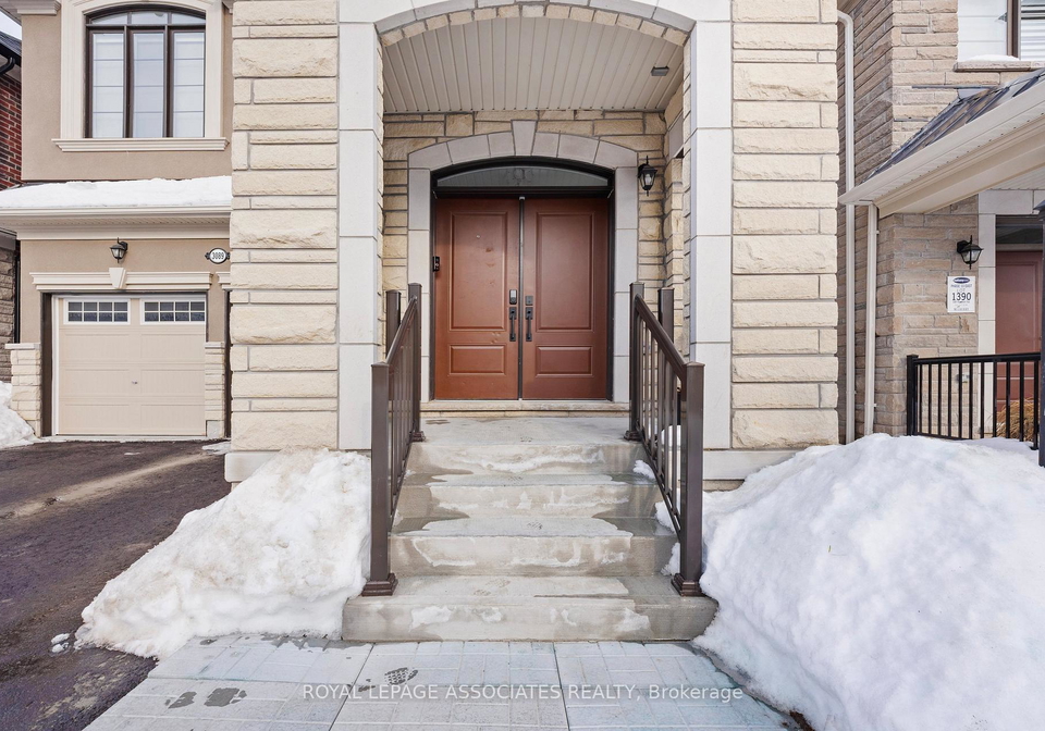 3089-paperbirch-trail-pickering-ontario-e12486219