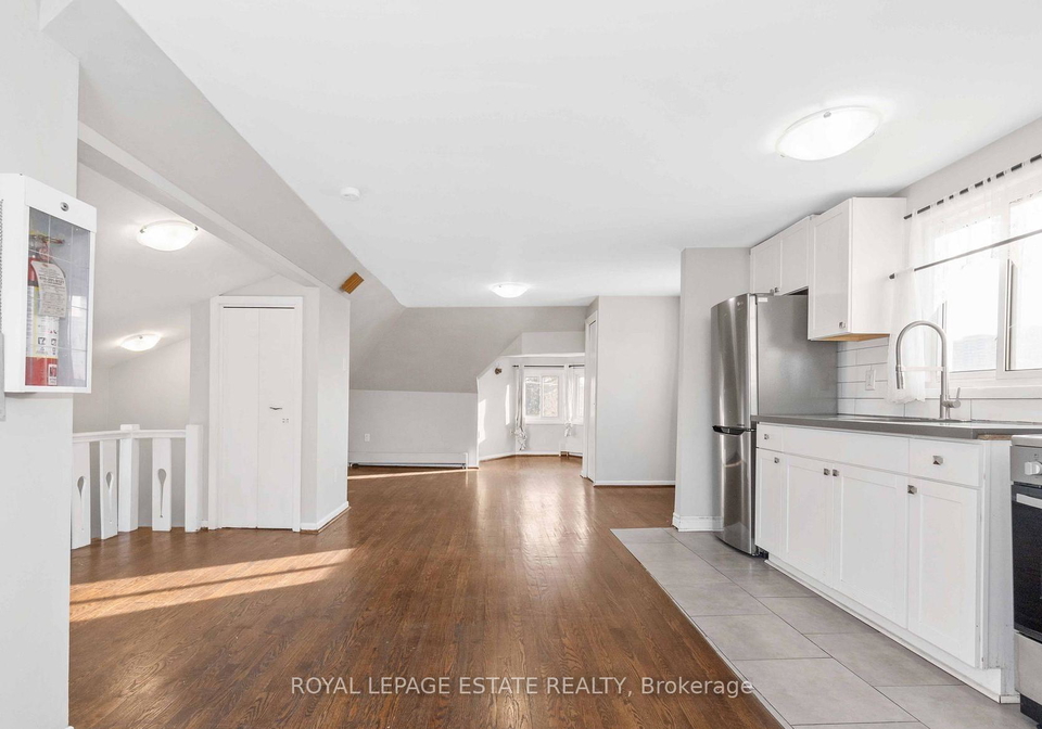 142-westlake-avenue-east-york-ontario-e12486529
