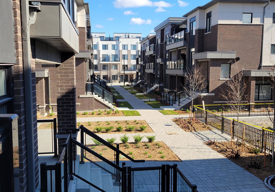1695-dersan-street-pickering-ontario-e12487038