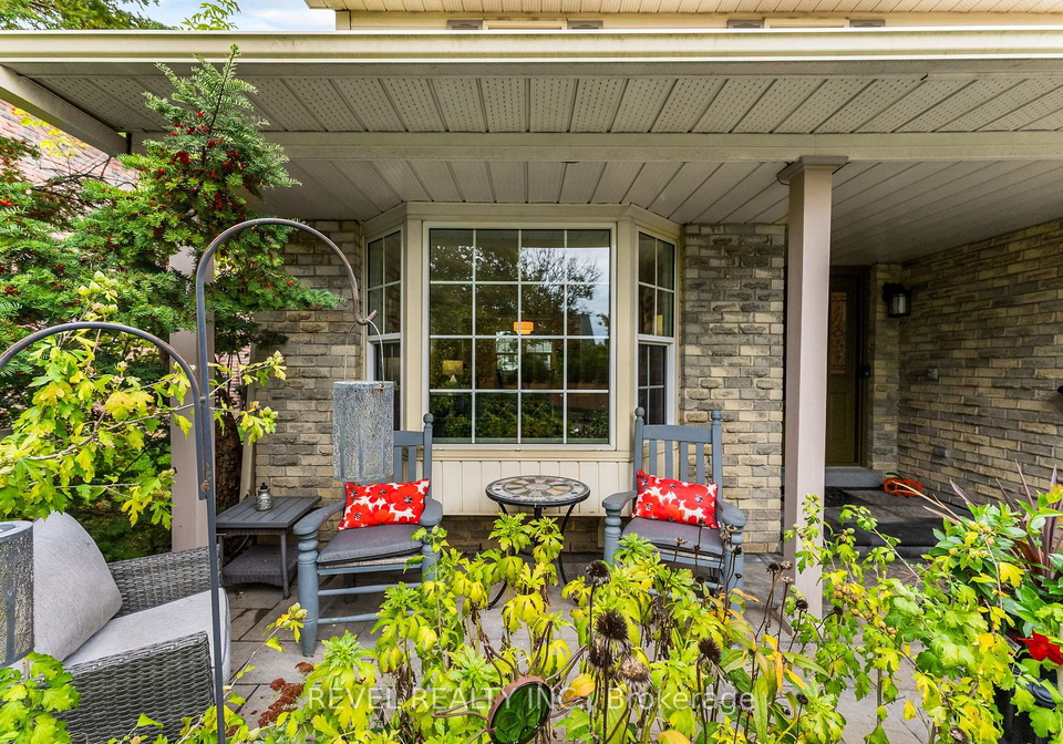 330-regal-briar-street-whitby-ontario-e12487373