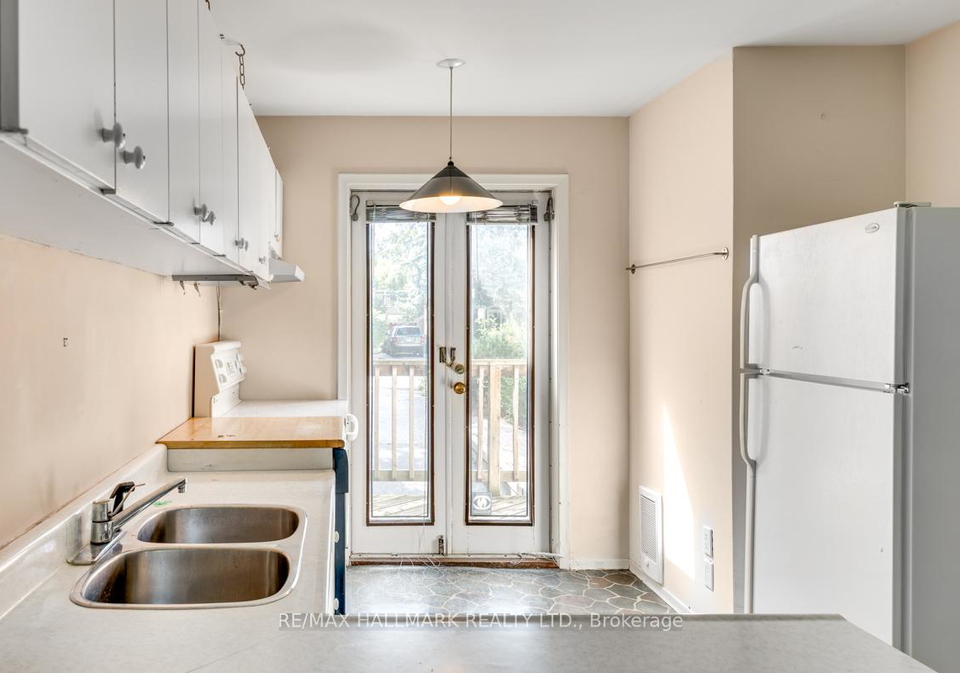 5-bowmore-road-toronto-ontario-e12487676
