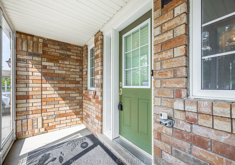 9-bobcat-terrace-scarborough-ontario-e12487996