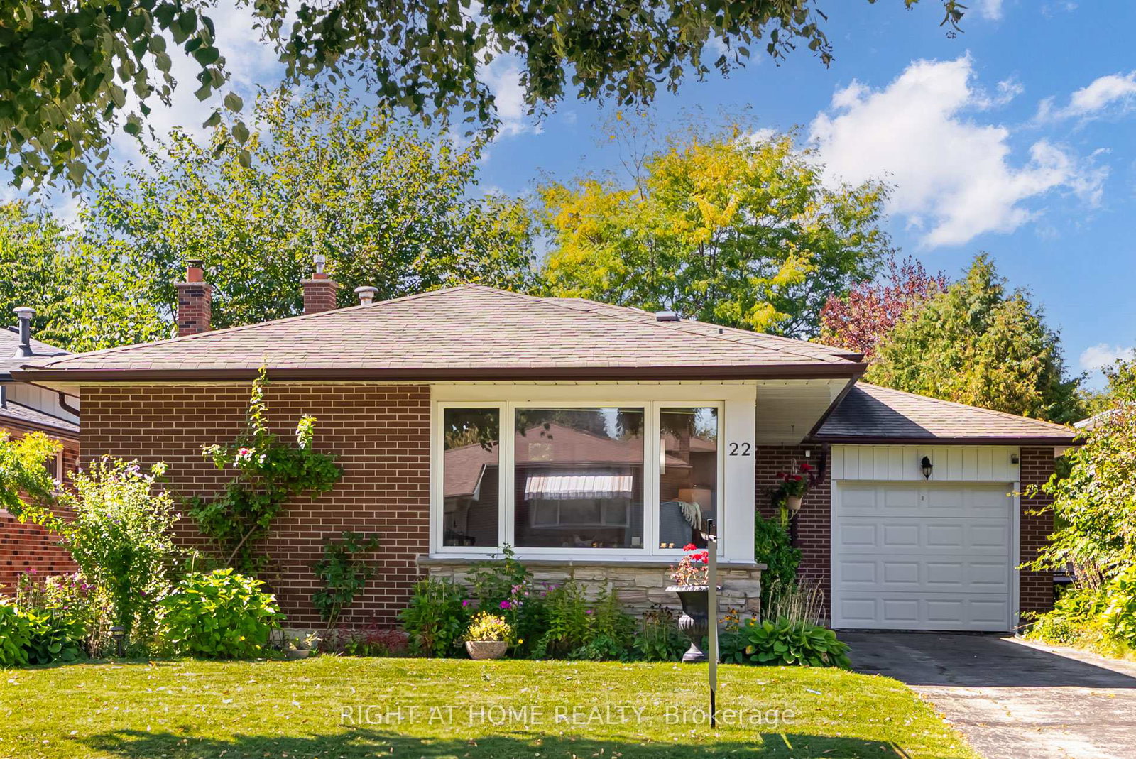 22-rainier-square-scarborough-ontario-e12488662