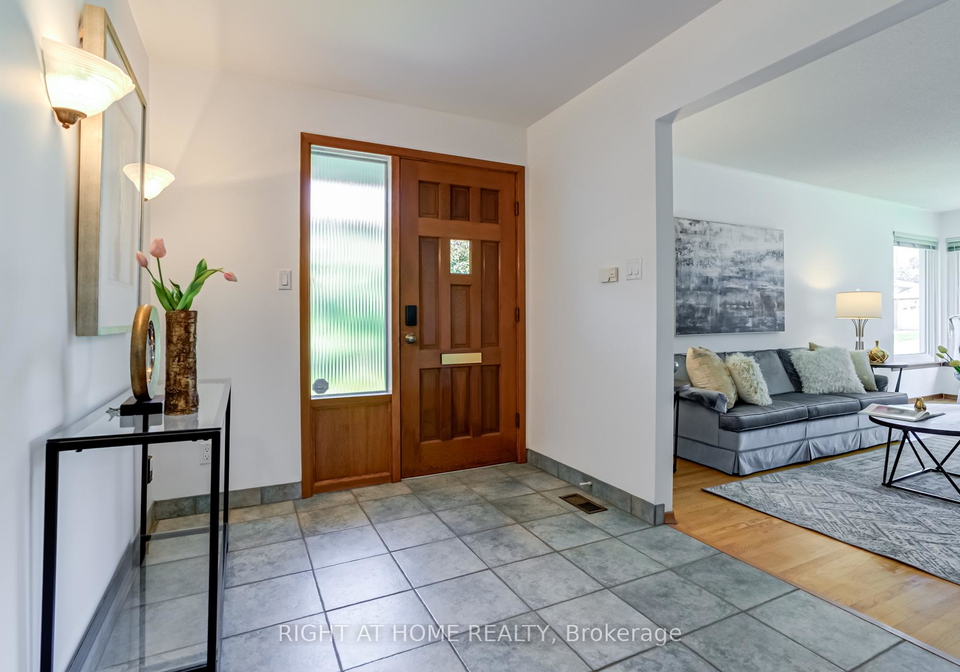 22-rainier-square-scarborough-ontario-e12488662