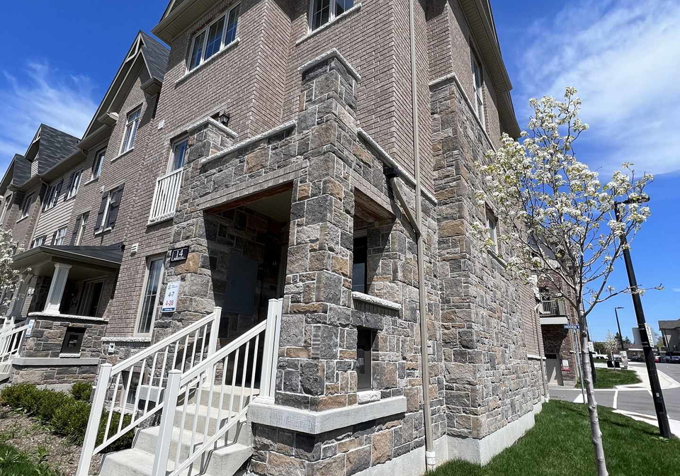 14-hidden-way-whitby-ontario-e12490146