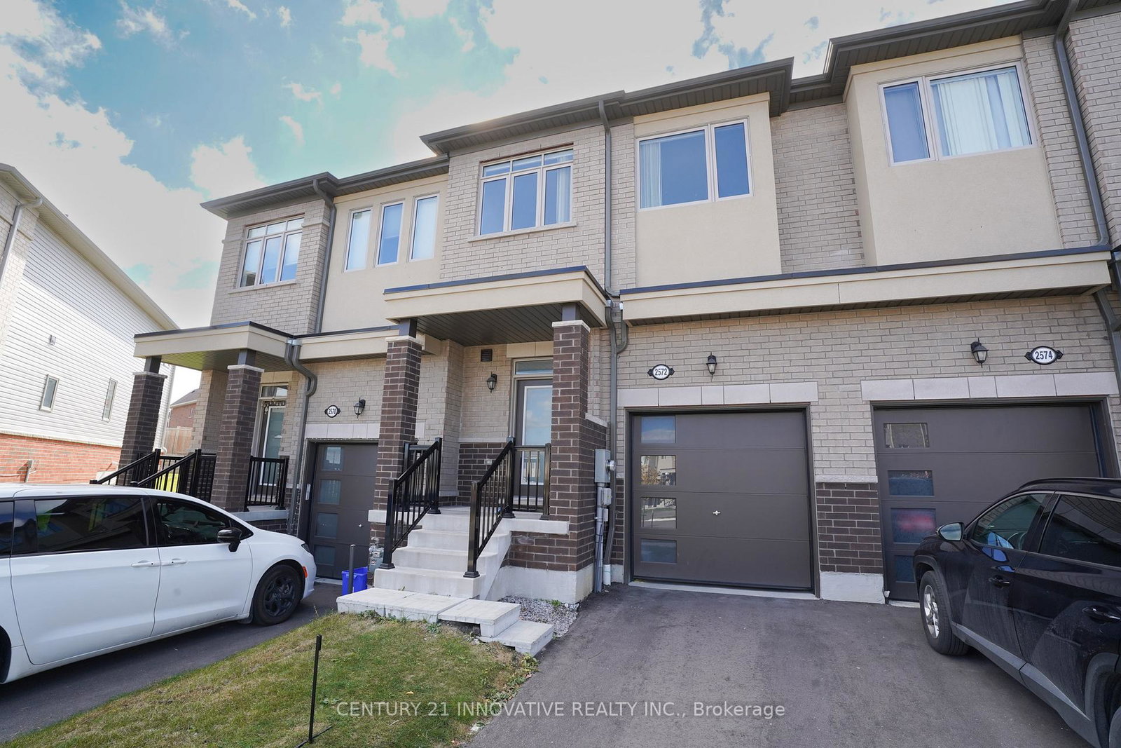 2572-winter-words-drive-oshawa-ontario-e12491514