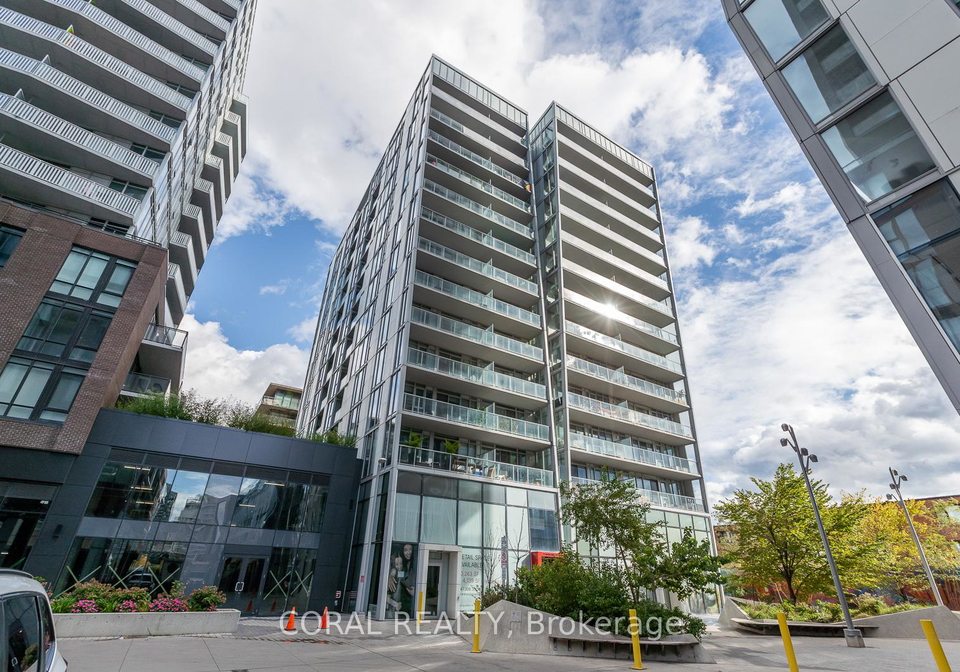 25-baseball-place-toronto-ontario-e12491770