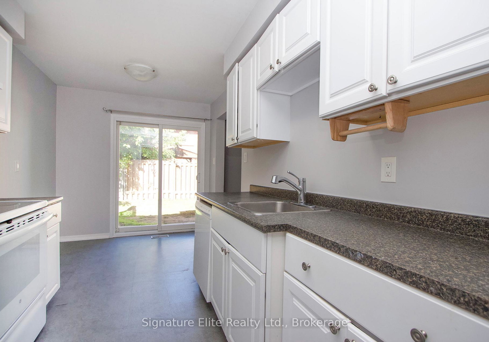 10-bassett-boulevard-whitby-ontario-e12493584