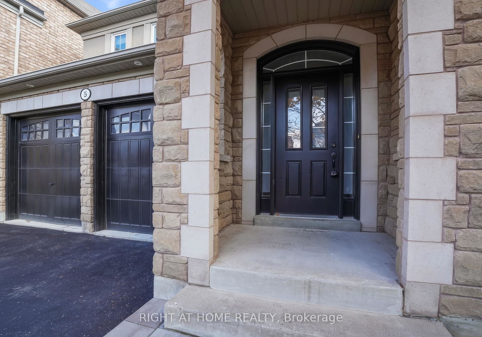 5-oswell-drive-ajax-ontario-e12495348