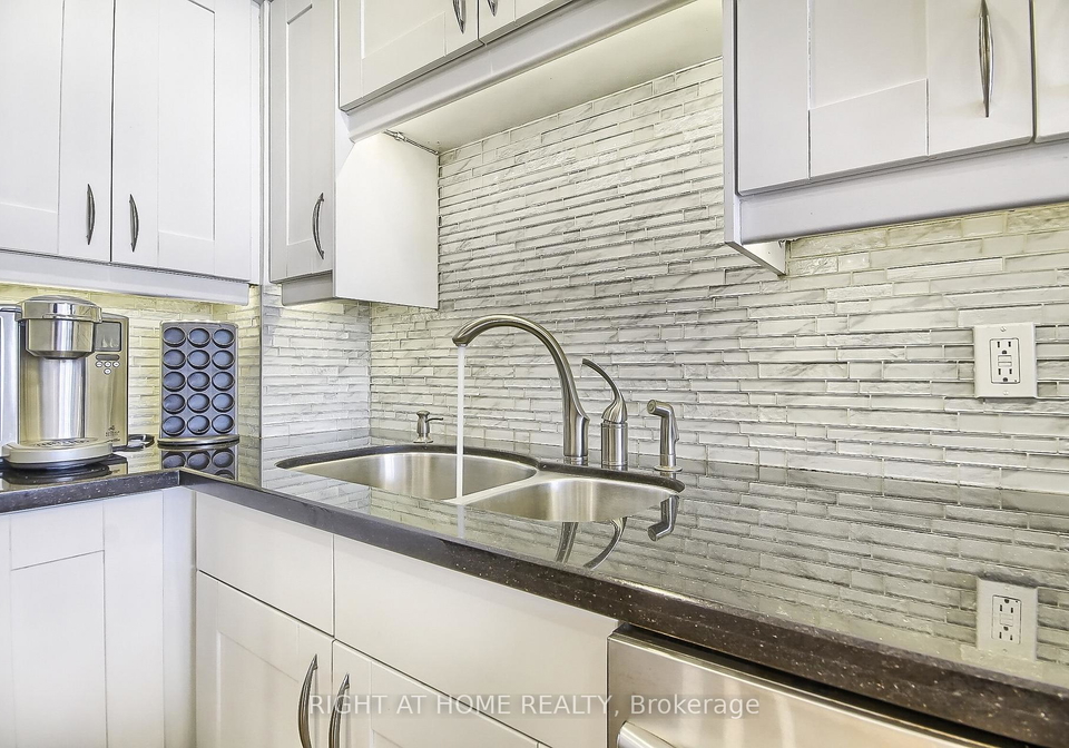 955-oconnor-drive-e-east-york-ontario-e12498626