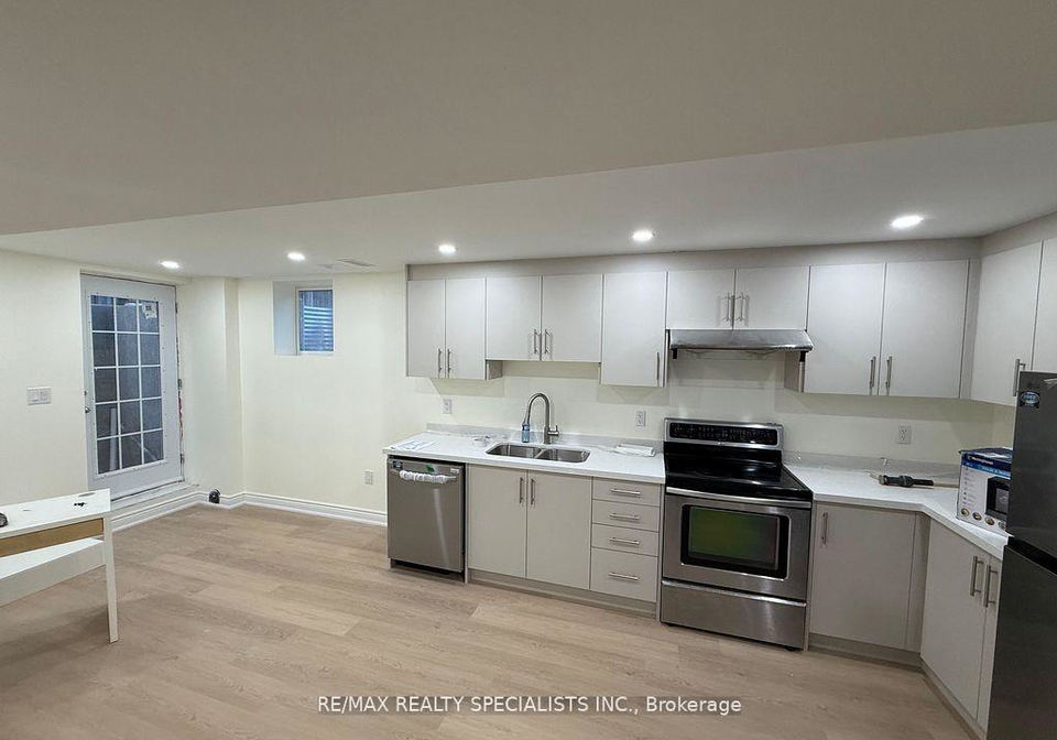 245-montgomery-avenue-whitby-ontario-e12499618