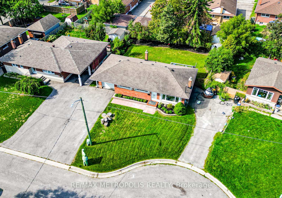 592-carlyle-court-oshawa-ontario-e12500828