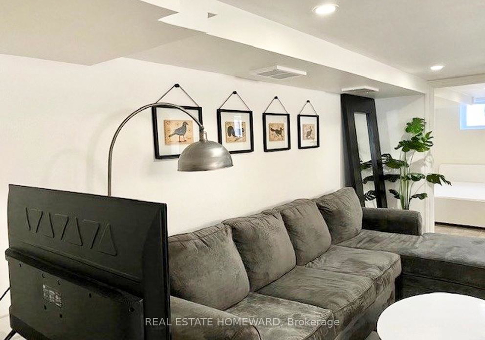 457-mortimer-avenue-east-york-ontario-e12501486