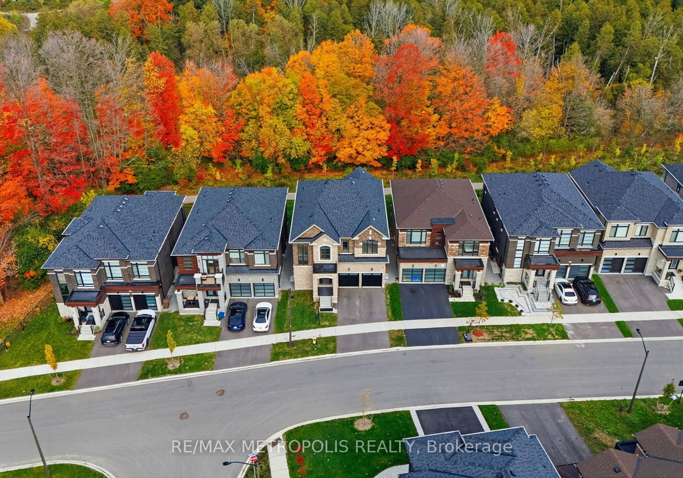 35-fruitful-crescent-whitby-ontario-e12508794