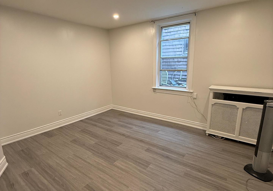 158-danforth-avenue-east-york-ontario-e12510204
