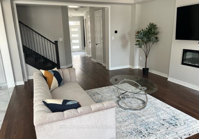 1568-scarlett-trail-pickering-ontario-e12511960