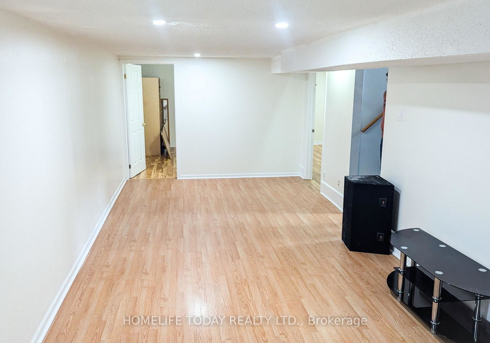 9-gemshaw-crescent-scarborough-ontario-e12512206