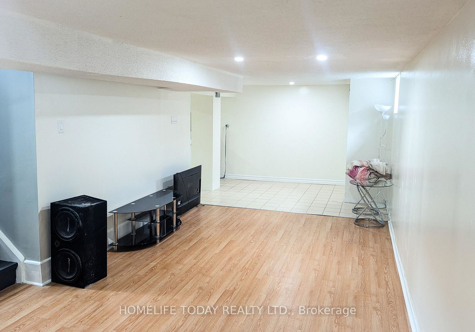 9-gemshaw-crescent-scarborough-ontario-e12512206