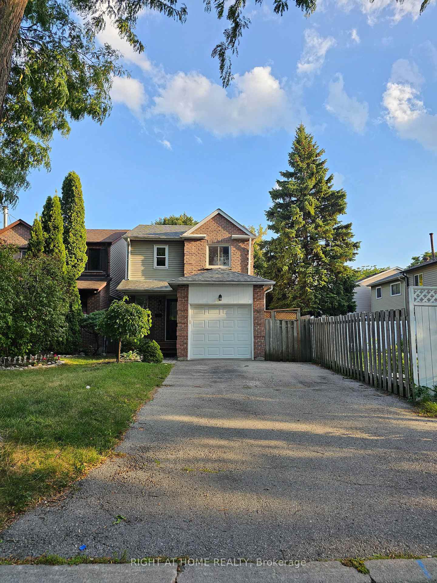 19-greenfield-crescent-whitby-ontario-e12513322