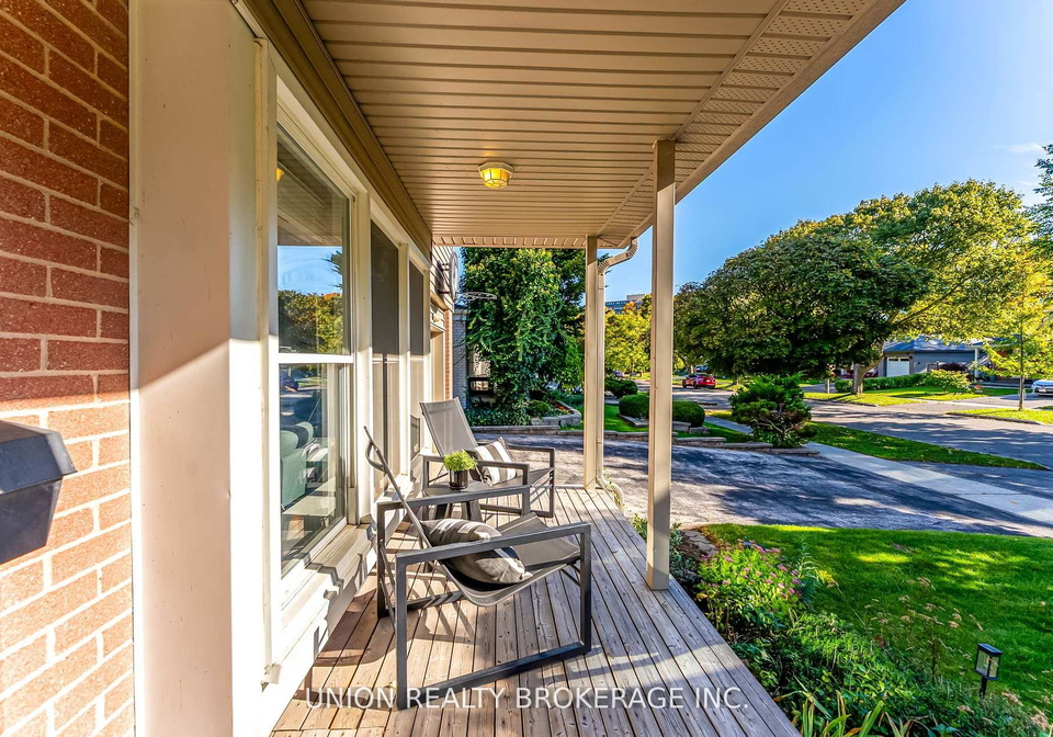 32-bledlow-manor-drive-scarborough-ontario-e12514232
