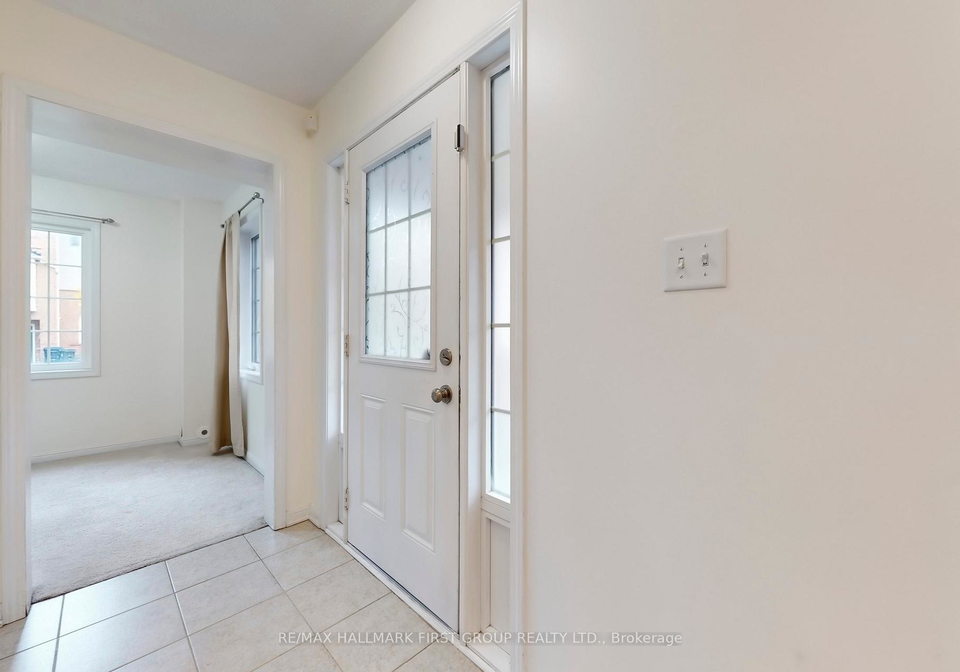 19-snowgoose-terrace-scarborough-ontario-e12515572