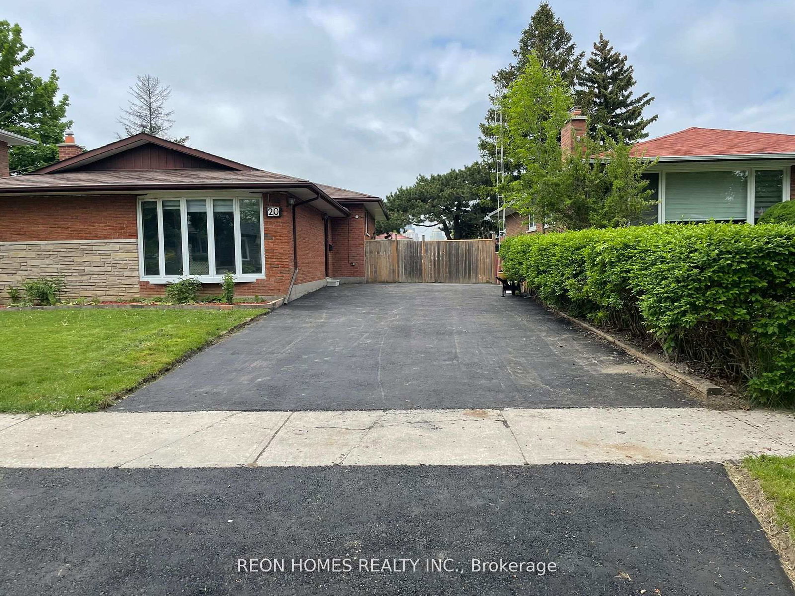 20-bluefin-crescent-scarborough-ontario-e12518350
