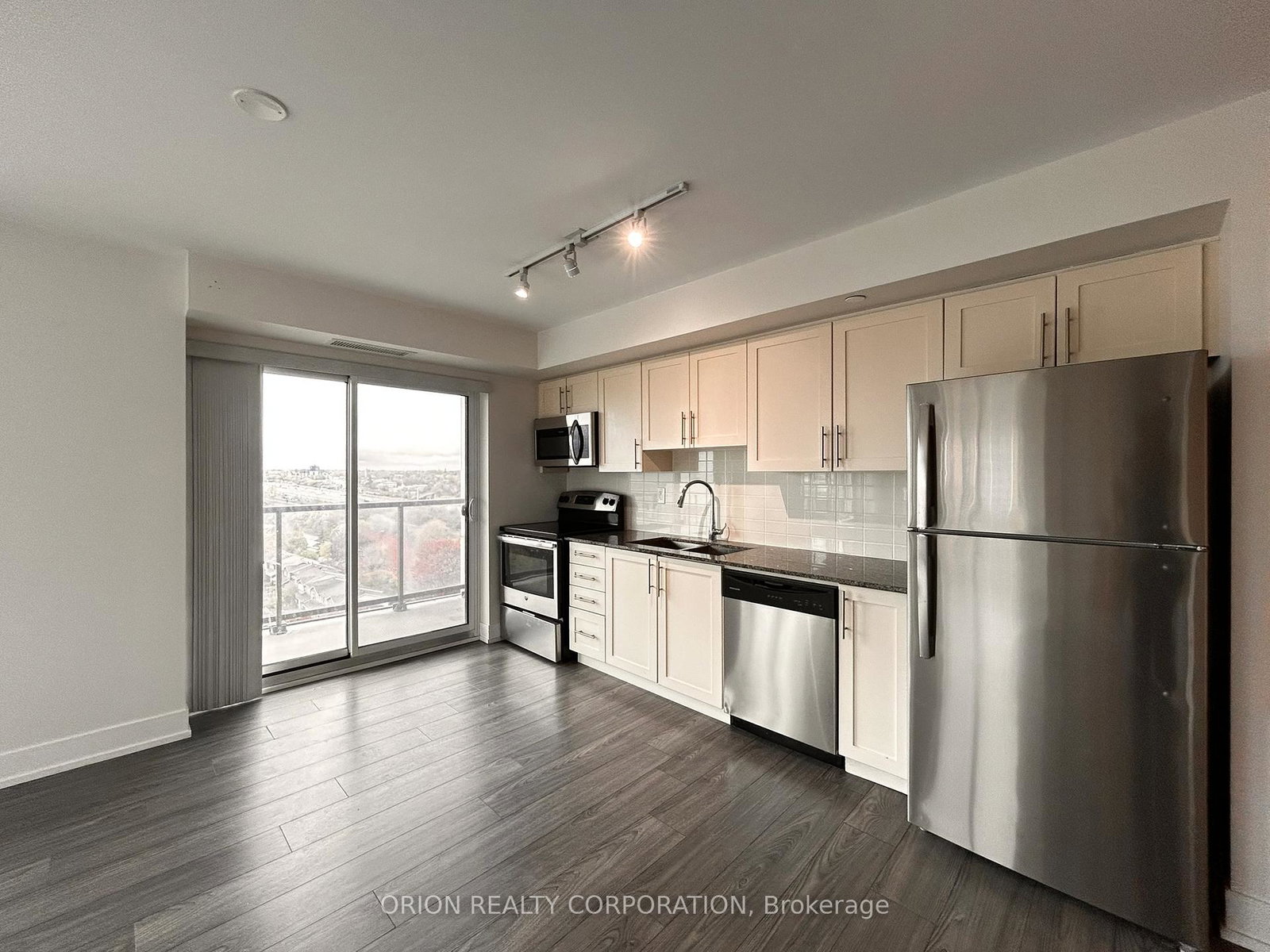 1215-bayly-street-pickering-ontario-e12521804