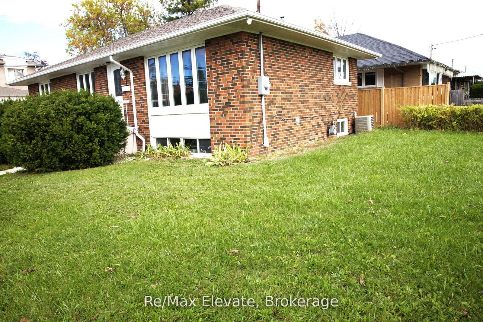 1-pollard-drive-scarborough-ontario-e12523276