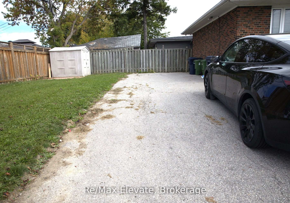 1-pollard-drive-scarborough-ontario-e12523276
