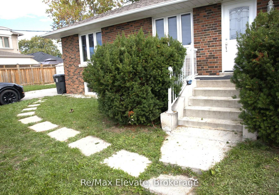 1-pollard-drive-scarborough-ontario-e12523276