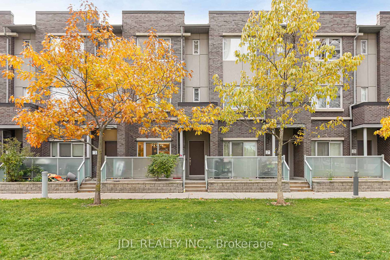 290-village-green-square-scarborough-ontario-e12523394