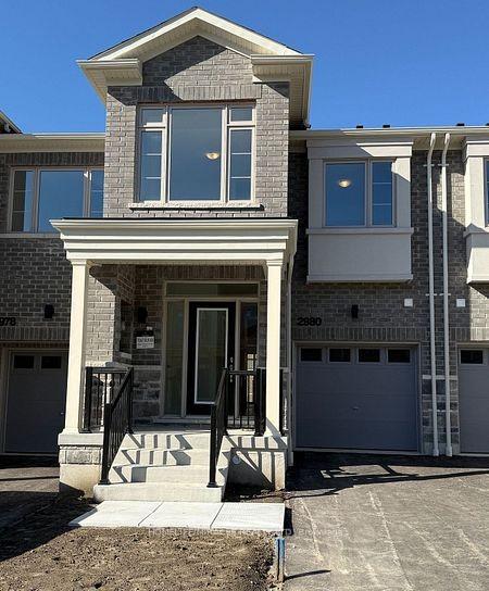2980-gatestone-path-pickering-ontario-e12525802