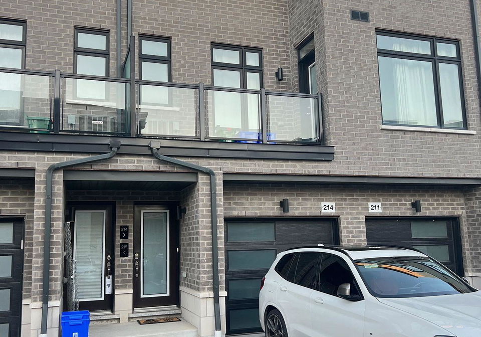 2550-castlegate-crossing-pickering-ontario-e12526096