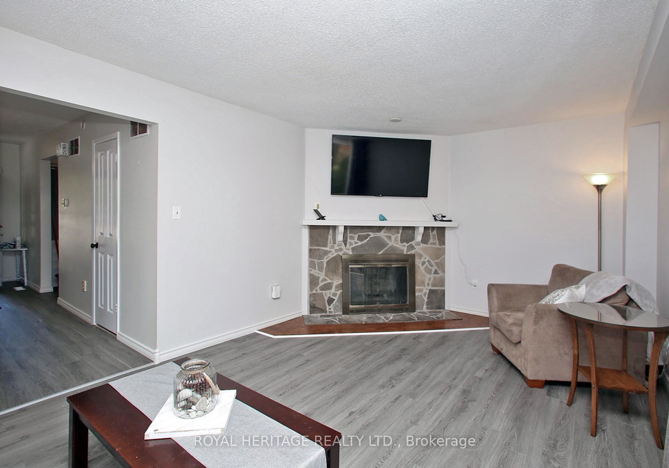 205-northminster-court-oshawa-ontario-e12526584