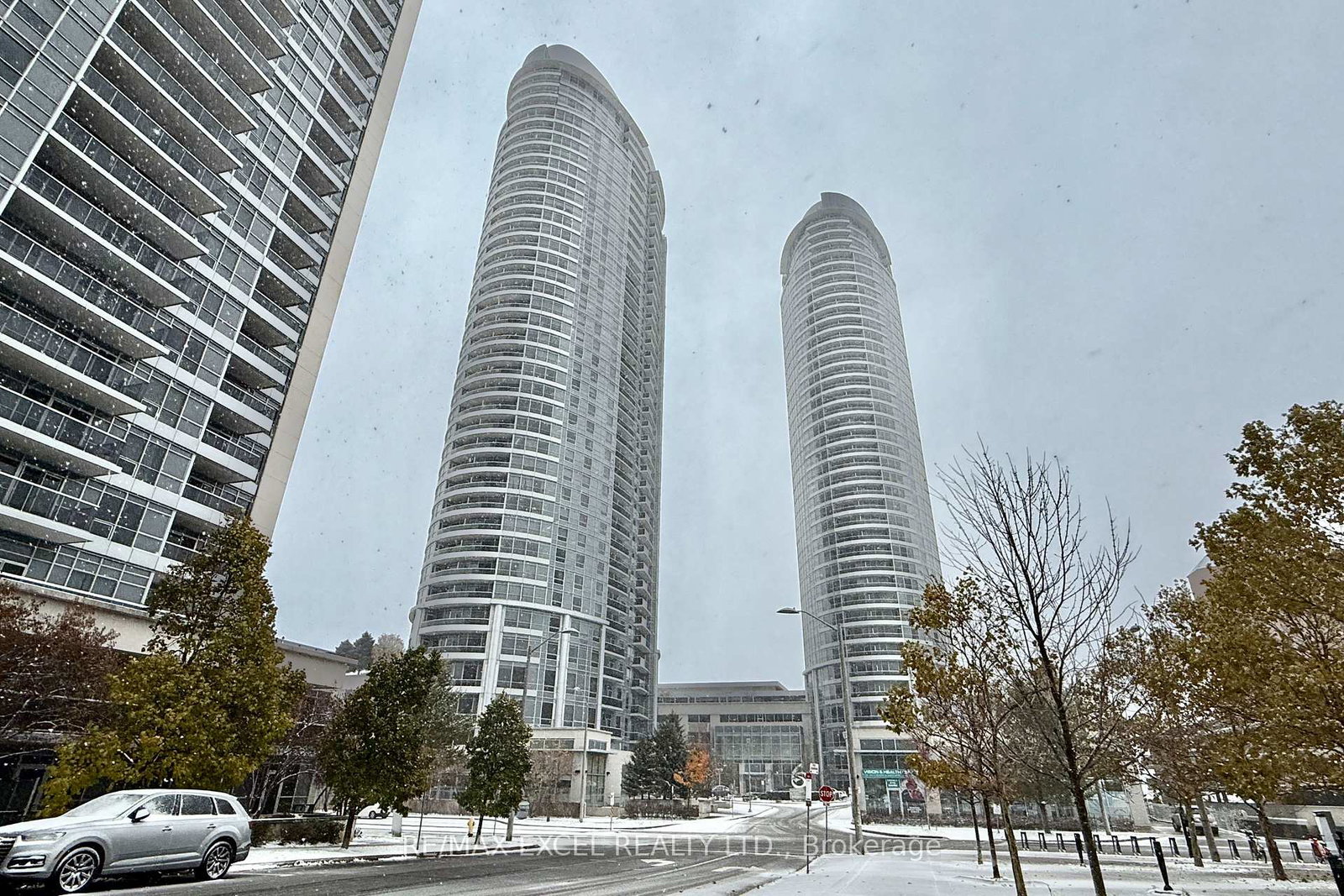 135-village-green-square-scarborough-ontario-e12527338