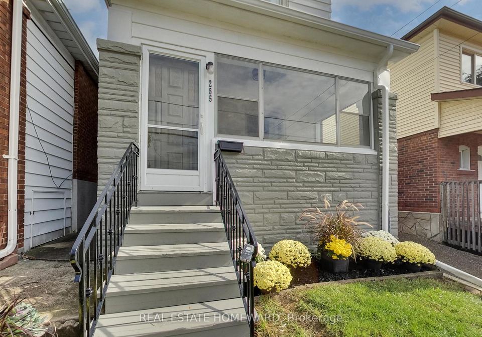 255-westlake-avenue-east-york-ontario-e12527992